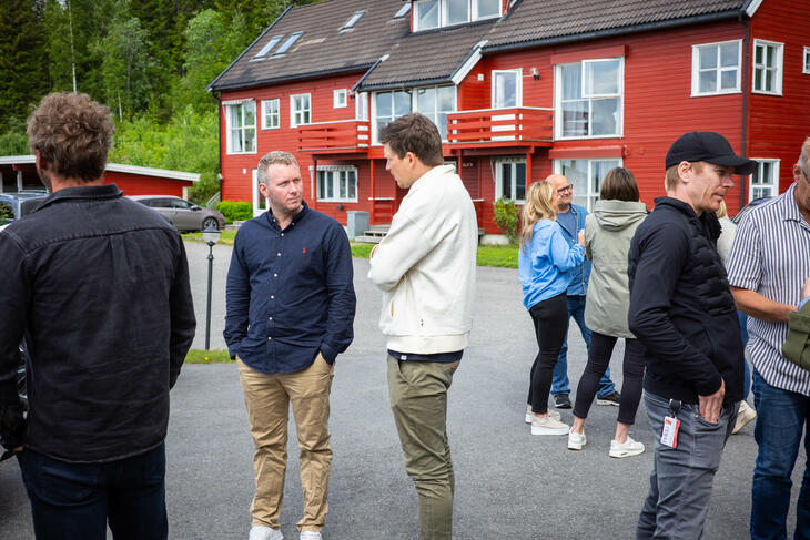 Jonas Finnby besøkte ledersamling i Tyrili i mai 2024.